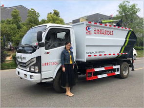 衡水专用垃圾车采用朝柴发动机，提升污泥运输效率